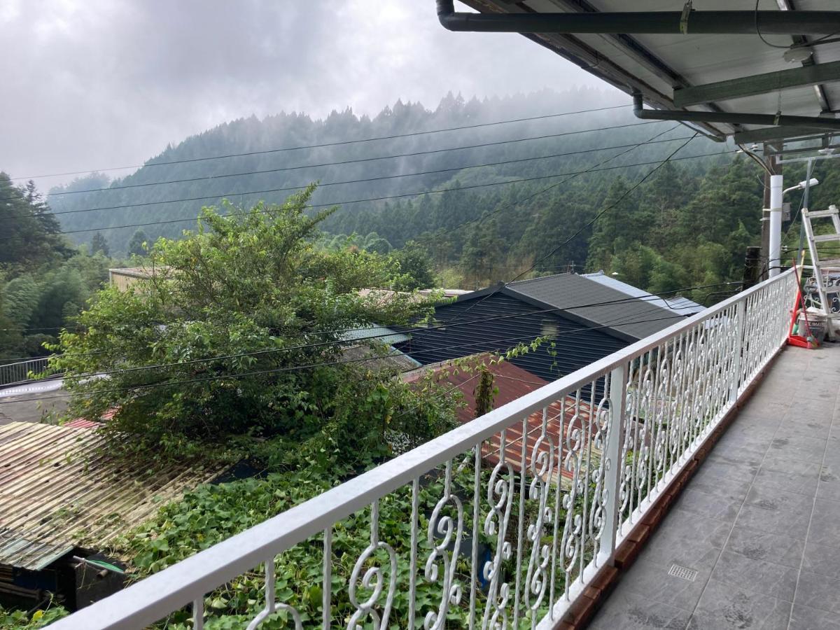 老老街 誠君民宿 Fenchihu Luaran gambar